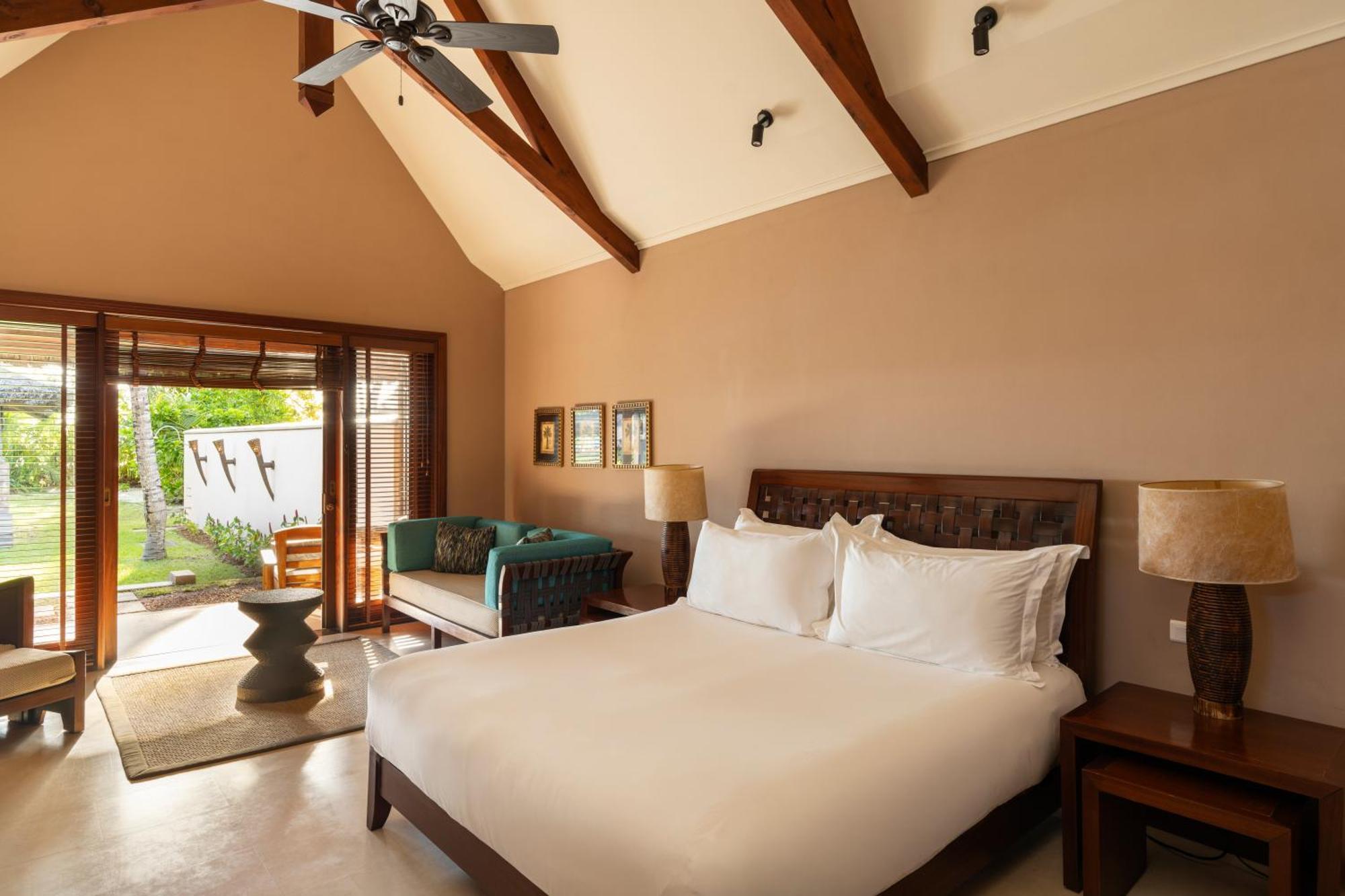 Constance Lemuria Grand Anse  Εξωτερικό φωτογραφία A bedroom at the resort