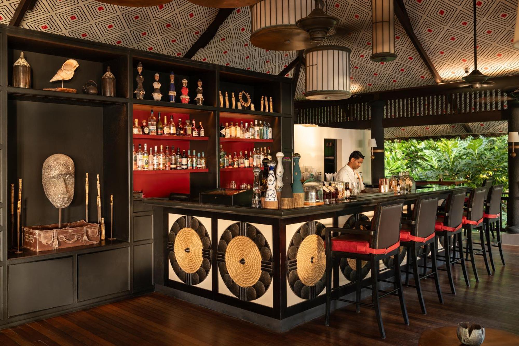 Constance Lemuria Grand Anse  Εξωτερικό φωτογραφία The bar at the resort