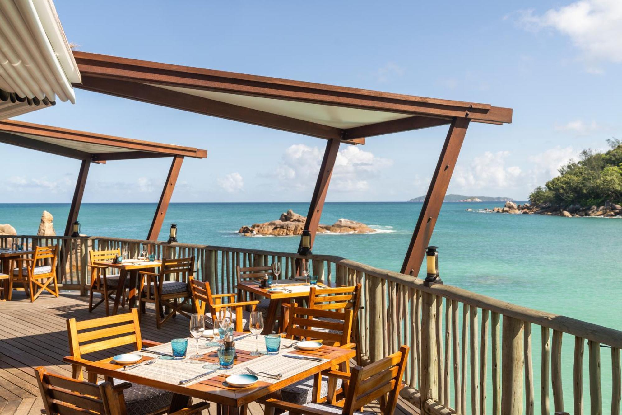 Constance Lemuria Grand Anse  Εξωτερικό φωτογραφία The Deck at the Beach Club