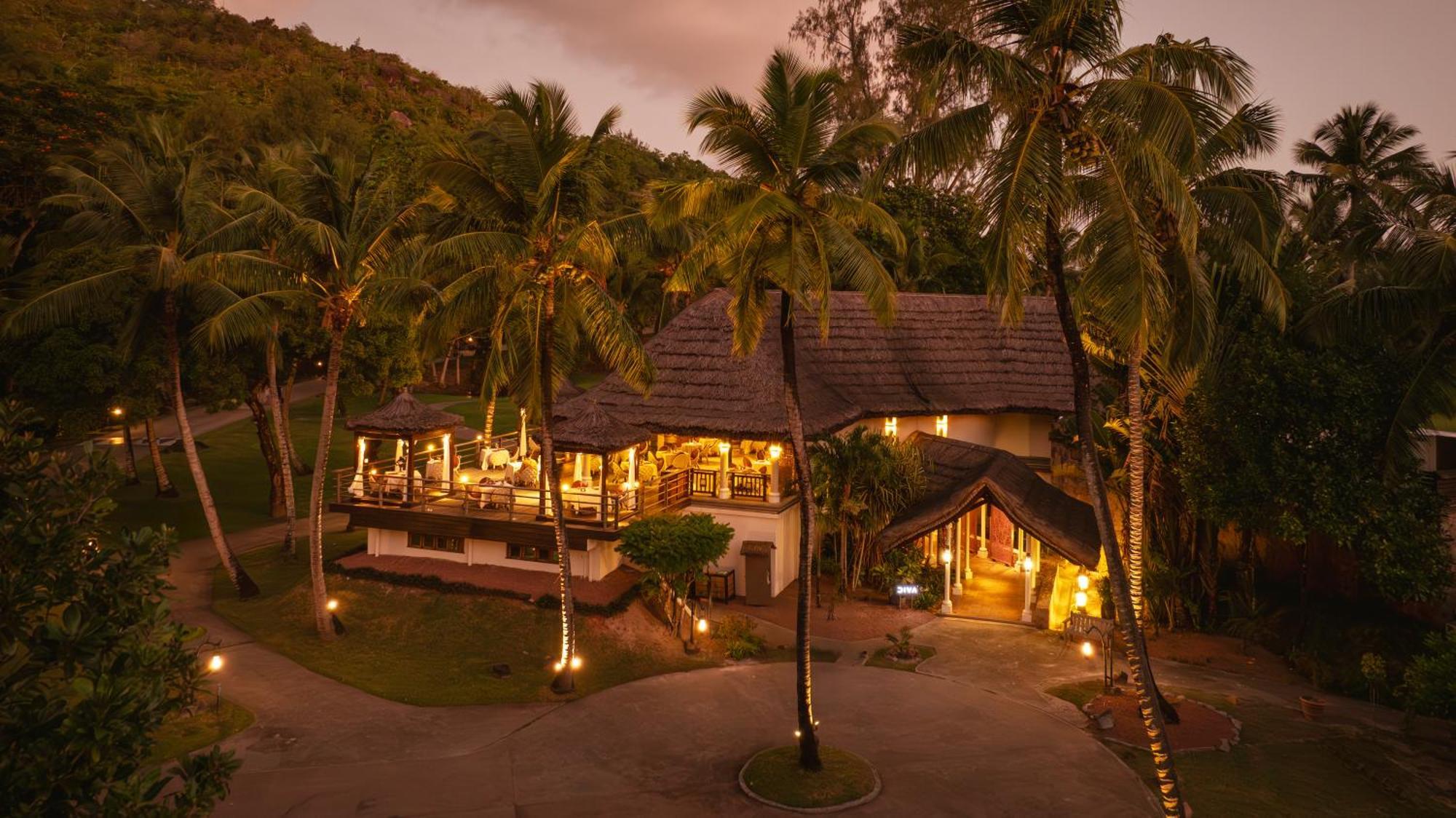 Constance Lemuria Grand Anse  Εξωτερικό φωτογραφία The restaurant at the resort