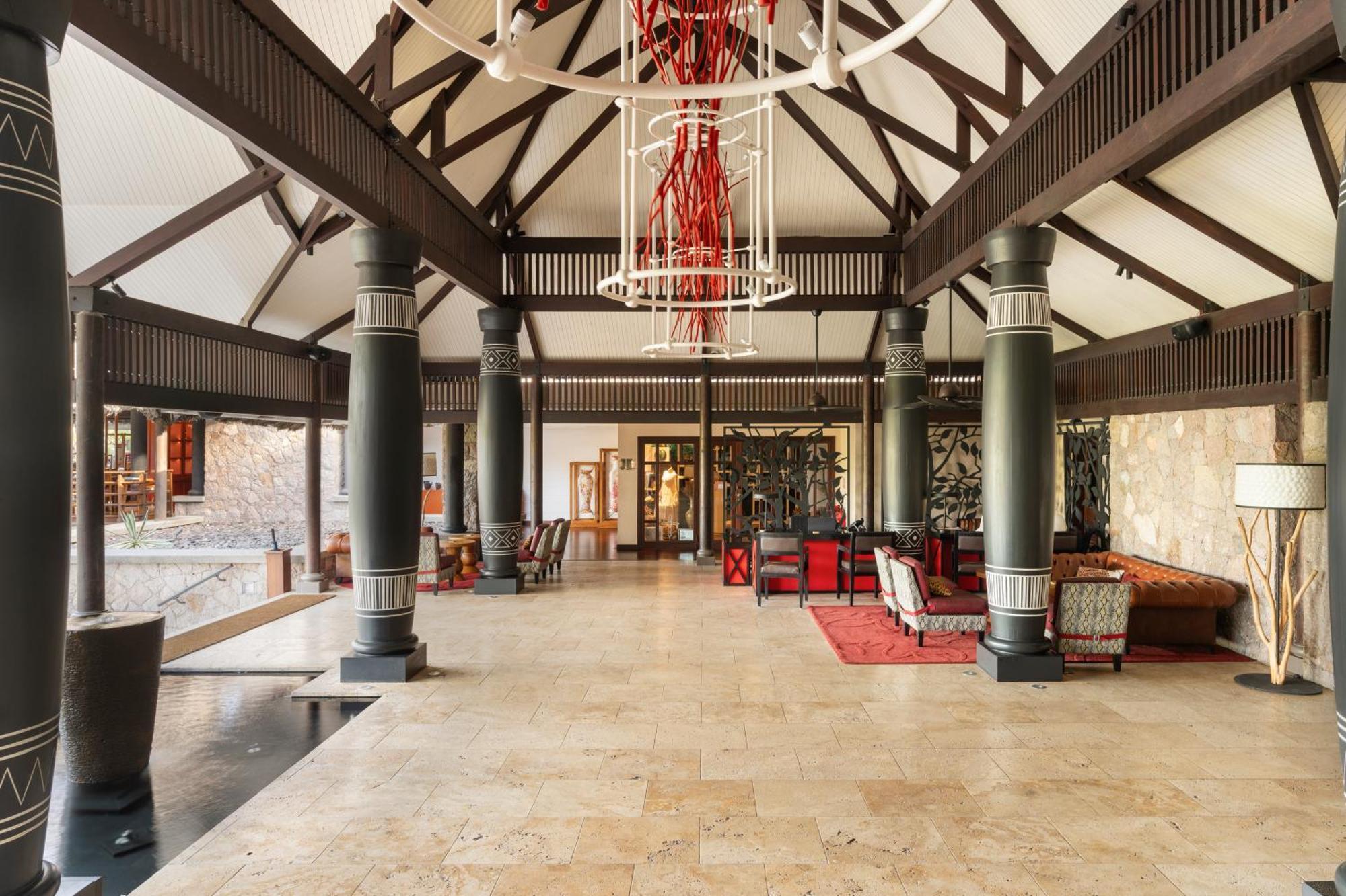 Constance Lemuria Grand Anse  Εξωτερικό φωτογραφία The lobby of the hotel