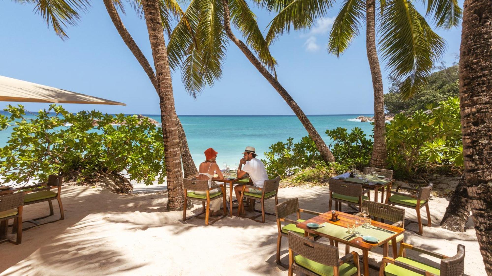 Constance Lemuria Grand Anse  Εξωτερικό φωτογραφία Beachfront dining at Sandals Halcyon Cove